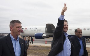 Gus Malzahn boards plane bound for Pasadena, CA (picture courtesy of www.oanews.com)